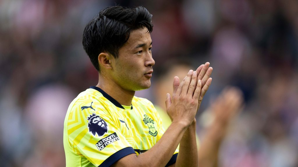 Yukinari Sugawara Bek Masa Depan Jepang