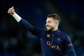 Arnau Tenas Penjaga Gawang PSG